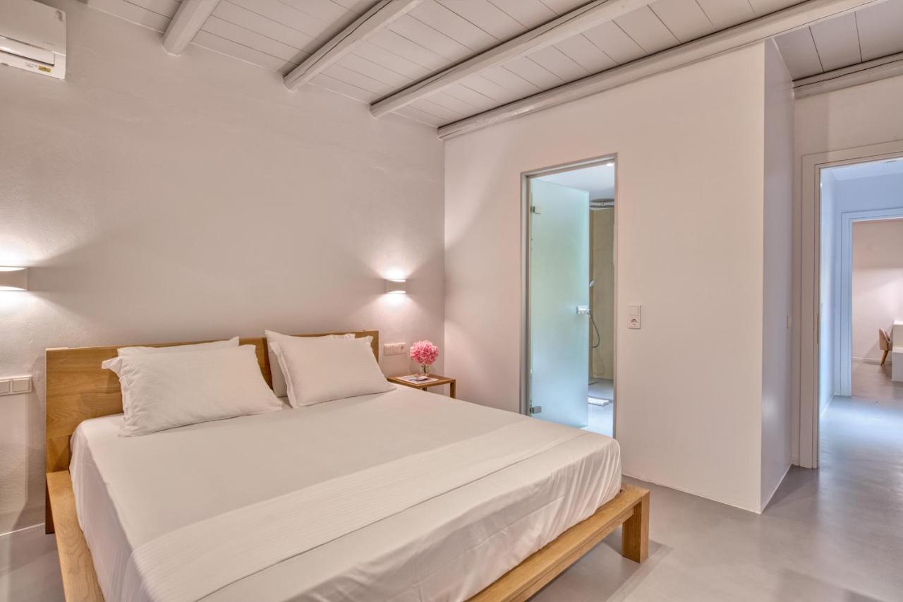 White Cliff Naousa Exterior foto