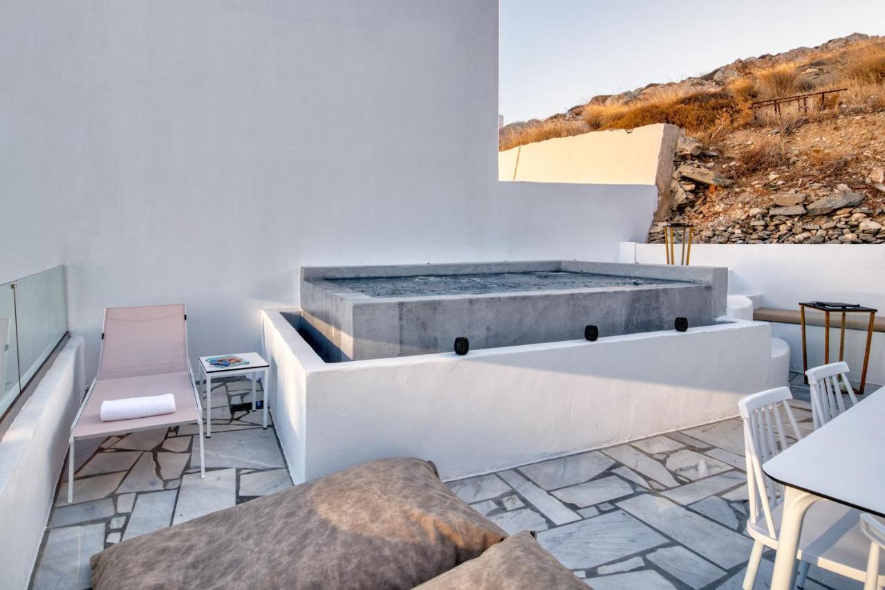 White Cliff Naousa Exterior foto